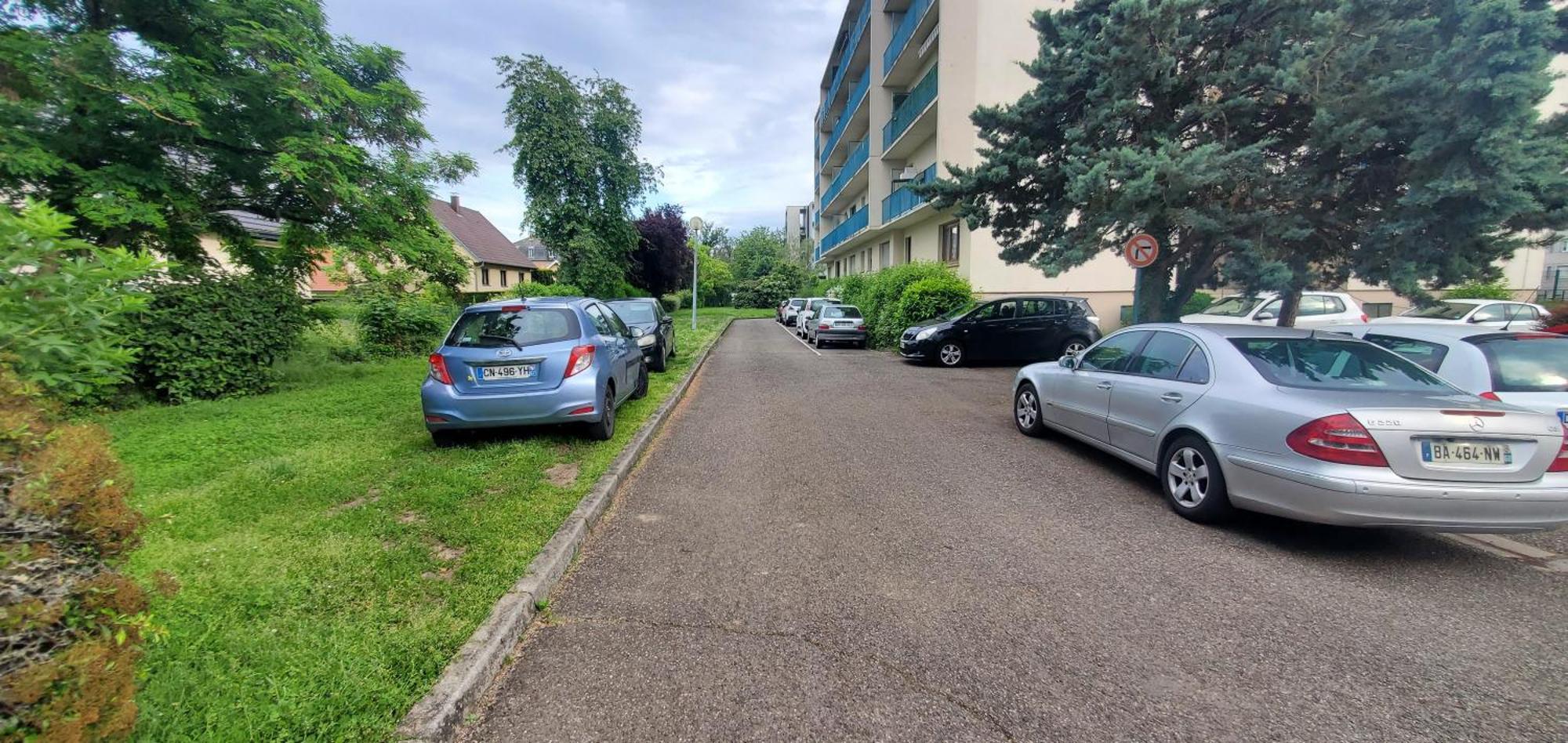 Lumineux 1 pièce avec parking fermé et arrêt de tram à 100 m Apartamento Mulhouse Exterior foto